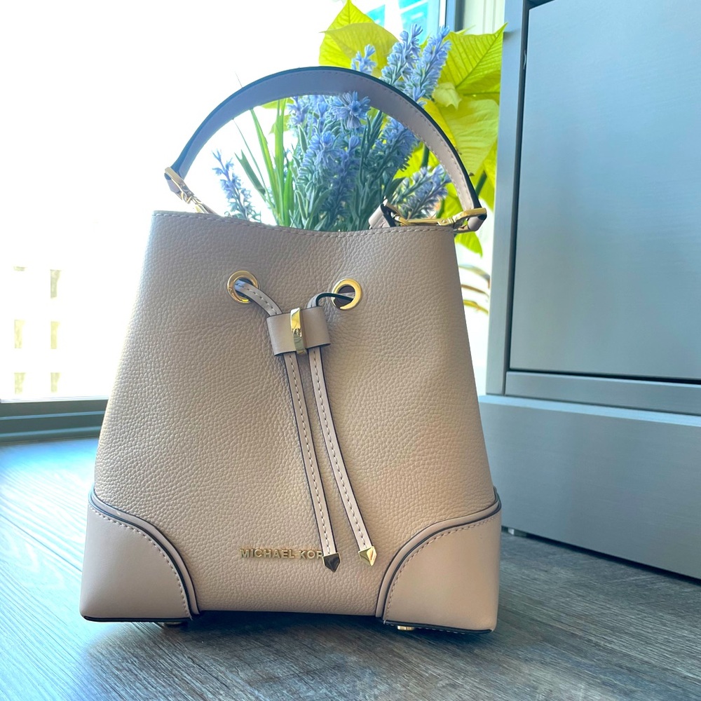 Michael Kors small bucket bag